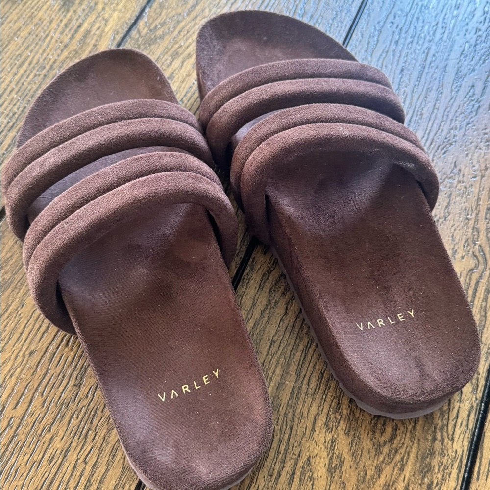 Varley Giles Quilted Slides 2.0 Size 8
